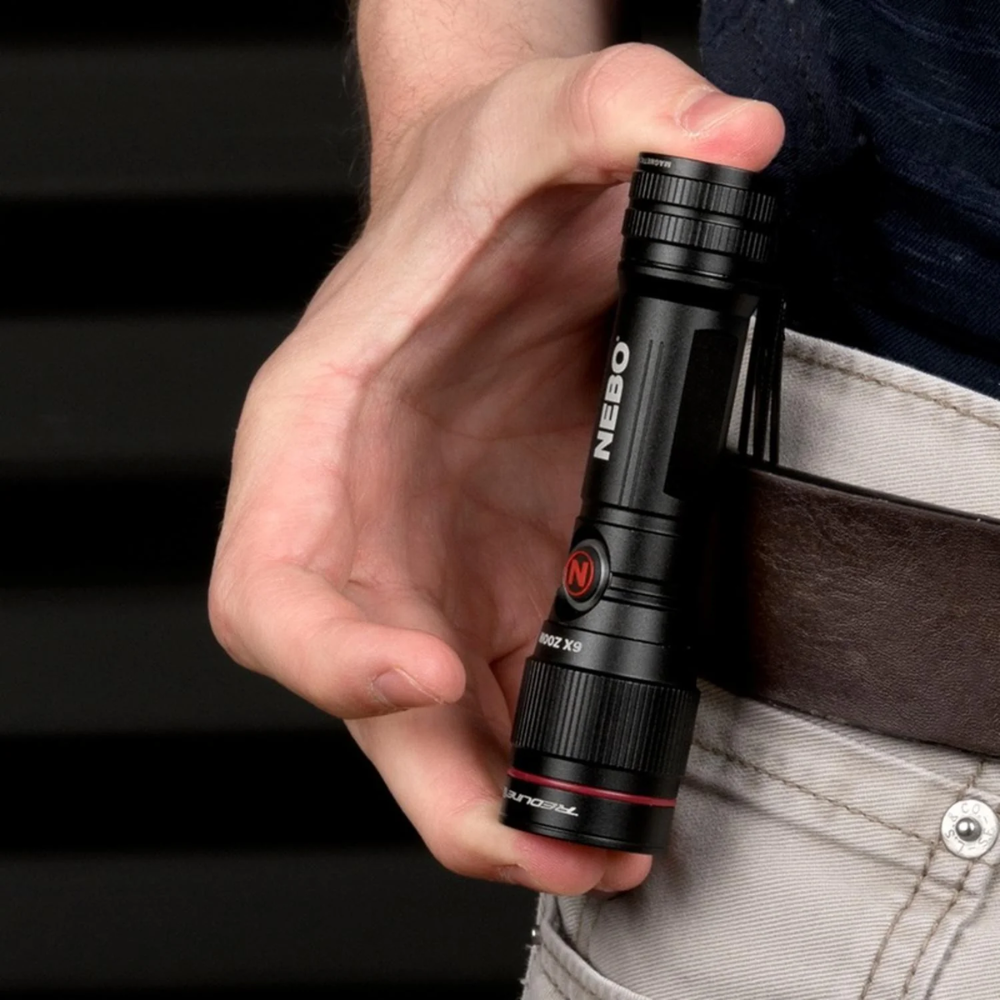 Linterna NEBO Redline Flex 450 Lúmenes – Compacta, potente y versátil
