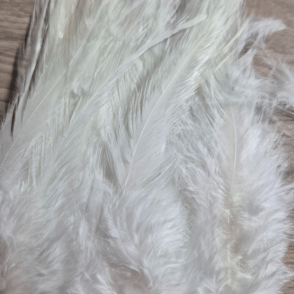 Strung Chinese Saddle Hackle Hareline – Un clásico imprescindible para el atado de moscas